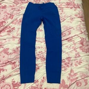 LULULEMON Wonder Train Crop with Pockets!💙💙